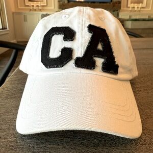 Robin Ruth Navy and white California hat